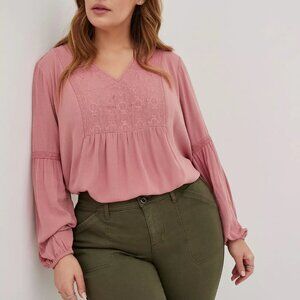 TORRID Women's Crinkle Gauze Embroidered Peasant Top. Plus Size 4X